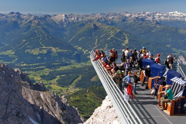 ROZHLEDNY A VYHLÍDKOVÉ PLOŠINY