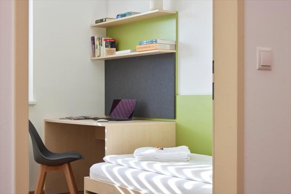 10008779