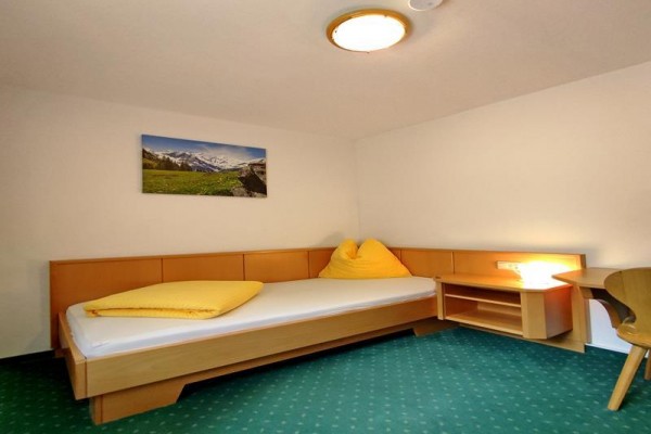 ch_an_der_glocknerstrasse_749003804_270622_37447_4.JPG
