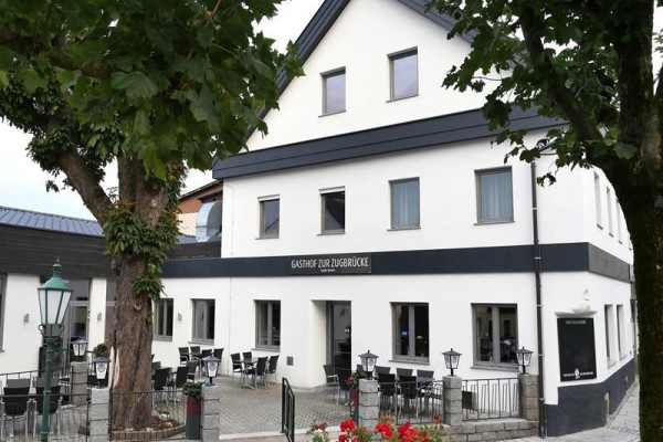zugbrucke_bad_kreuzen_3188000790_171022_40558_2.JPG