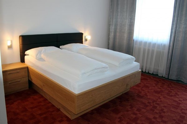 zugbrucke_bad_kreuzen_3188000790_171022_40558_3.JPG
