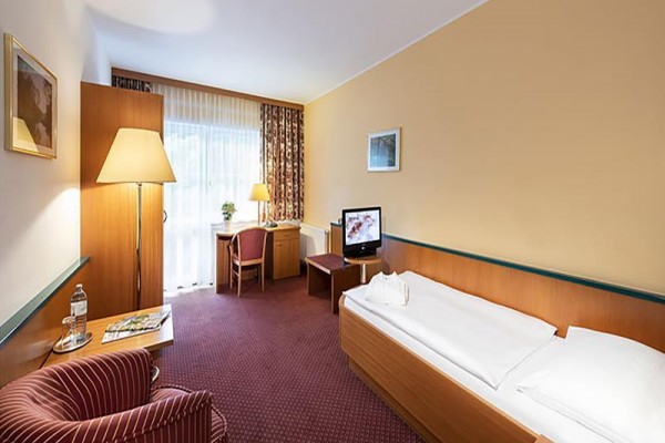 zur_klause_bad_hall_850051545_100322_34480_21.JPG